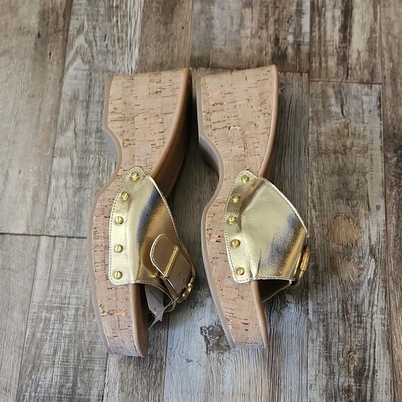 Gold Cork Platform Sandals Size 10 Strap Buckle Rivets 3" Heel Slip On Glamour - Picture 4 of 8